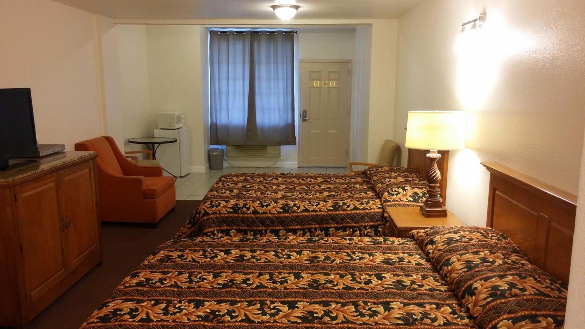 Country Regency Inn & Suites Manvel Eksteriør bilde