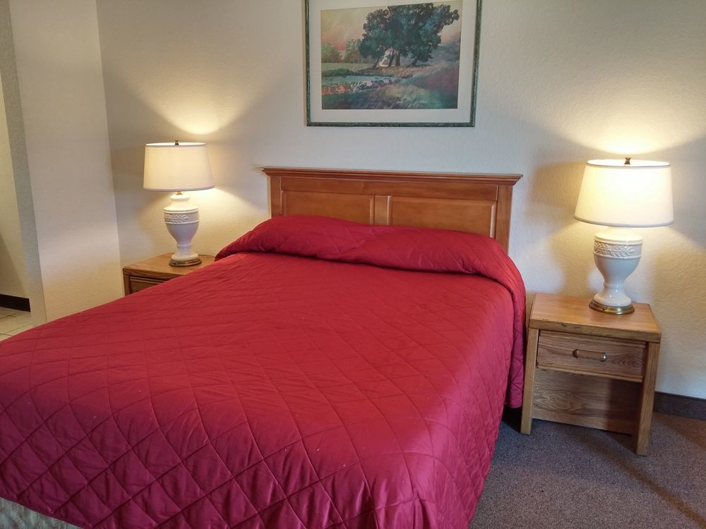 Country Regency Inn & Suites Manvel Eksteriør bilde