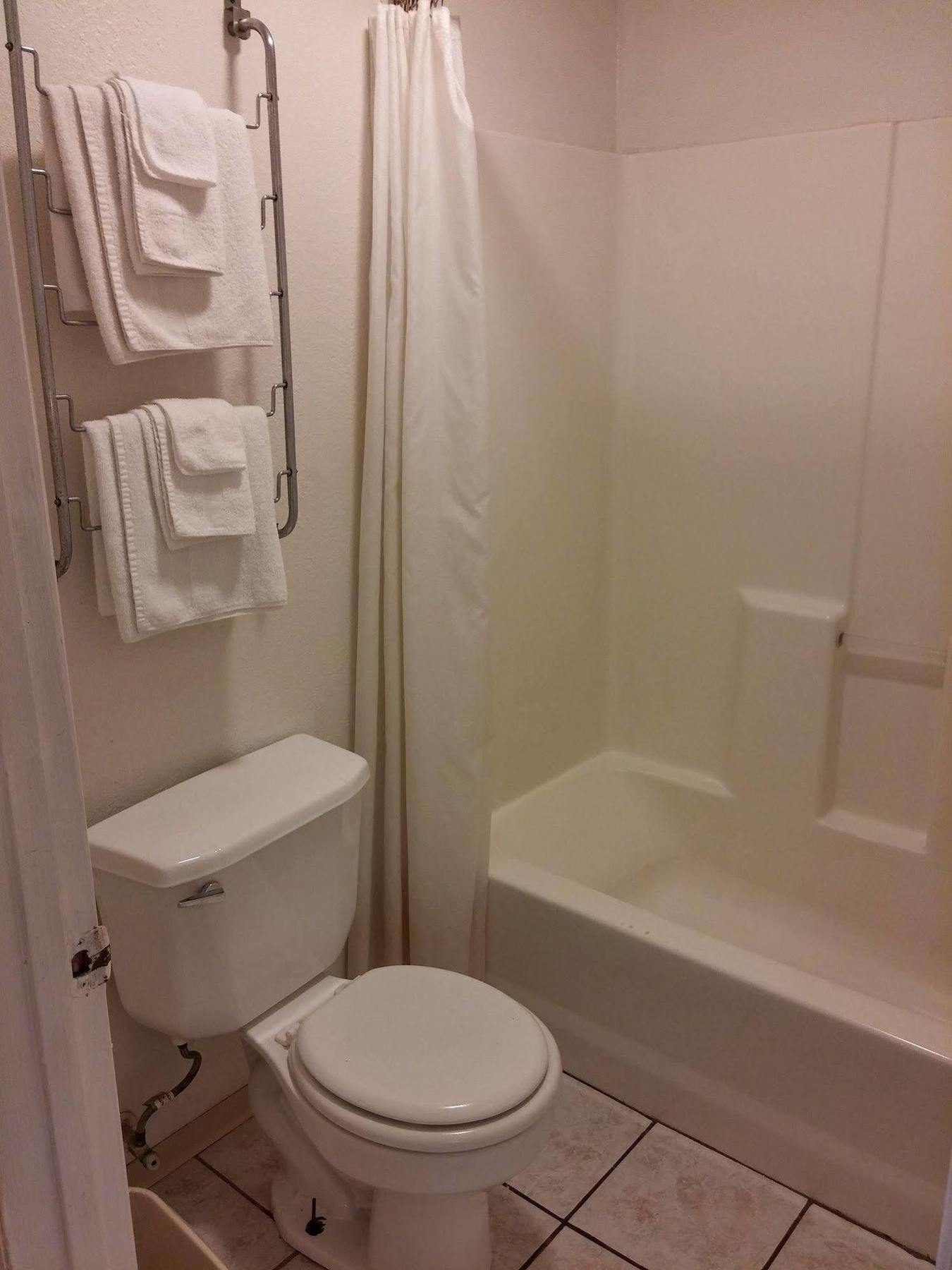 Country Regency Inn & Suites Manvel Eksteriør bilde